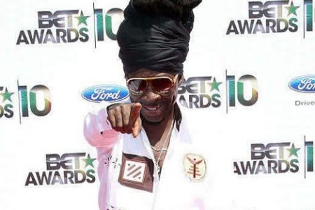 Kojo arrives at the 2010 BET Awards