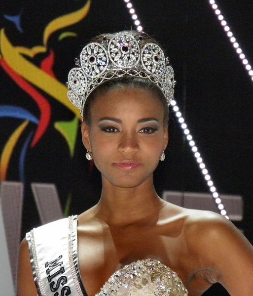 Miss-universe-2011-leila-lopes