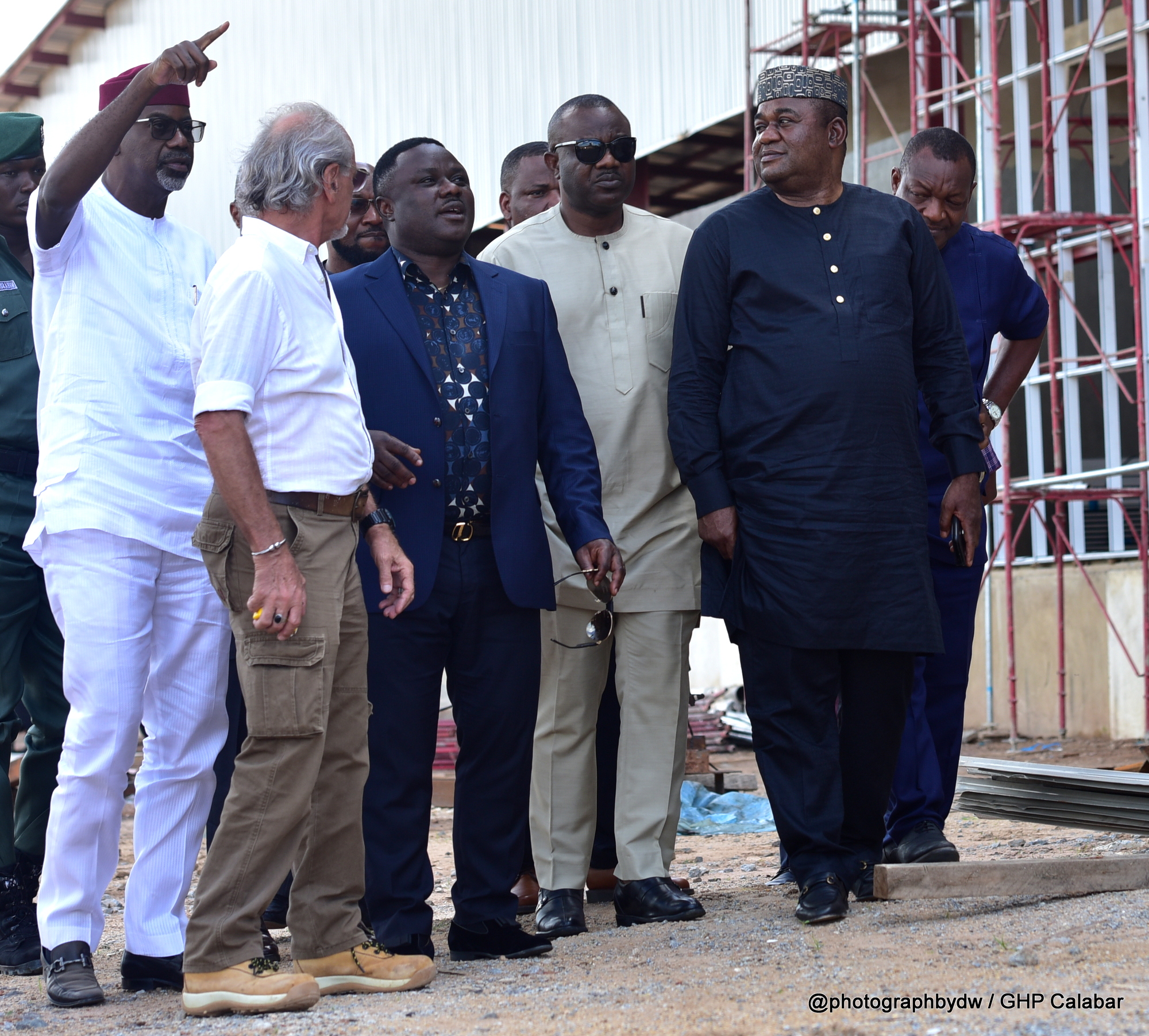 Governor Ayade inspects the vitaminized rice mill - Photo credit @photographbydw/GHP Calabar