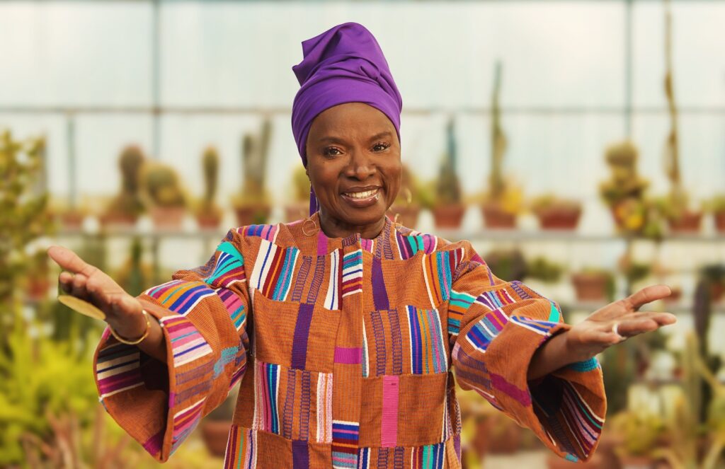 Afronista Spotlight: Is Angelique Kidjo The Most Successful Female African Musician? 9 Angelique Kidjo smiling