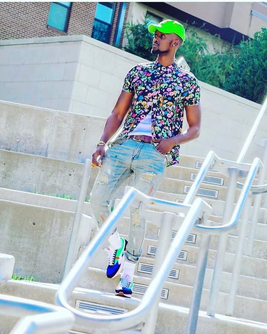 Expression of satisfaction can be shown in majestic walk (Photo credit: https://www.facebook.com/Isheja-Tv-101199438282429/posts)