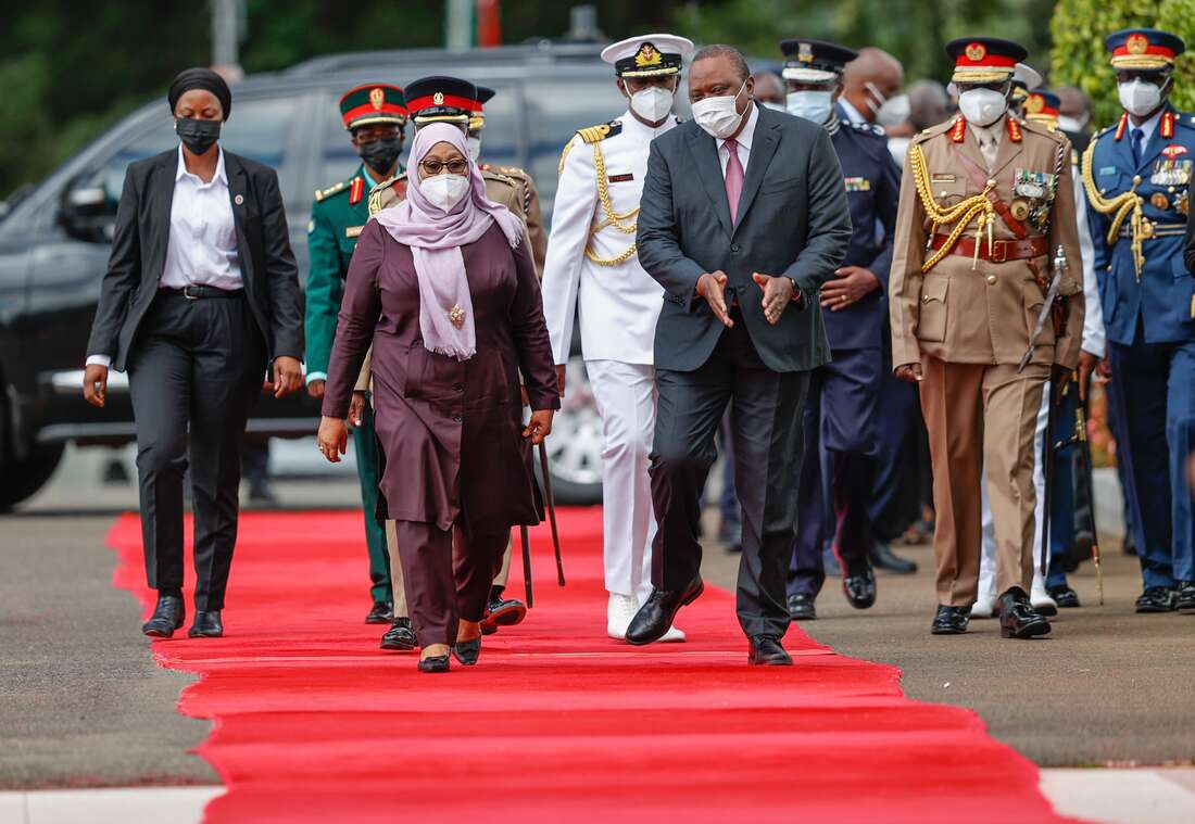 Tanzania and ex-Kenya president meet during the signing of $1 billion gas pipeline deal (Photo credit: The East African)