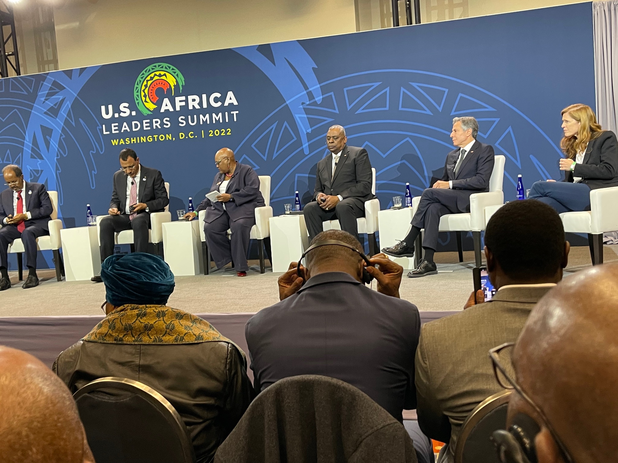 Discussions at the sideline of the U.S.-Africa Leaders Summit (Photo credit: @amb_tete/Twitter)