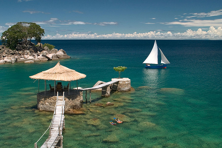 Kaya-Mawa-Malawi-snorkelling