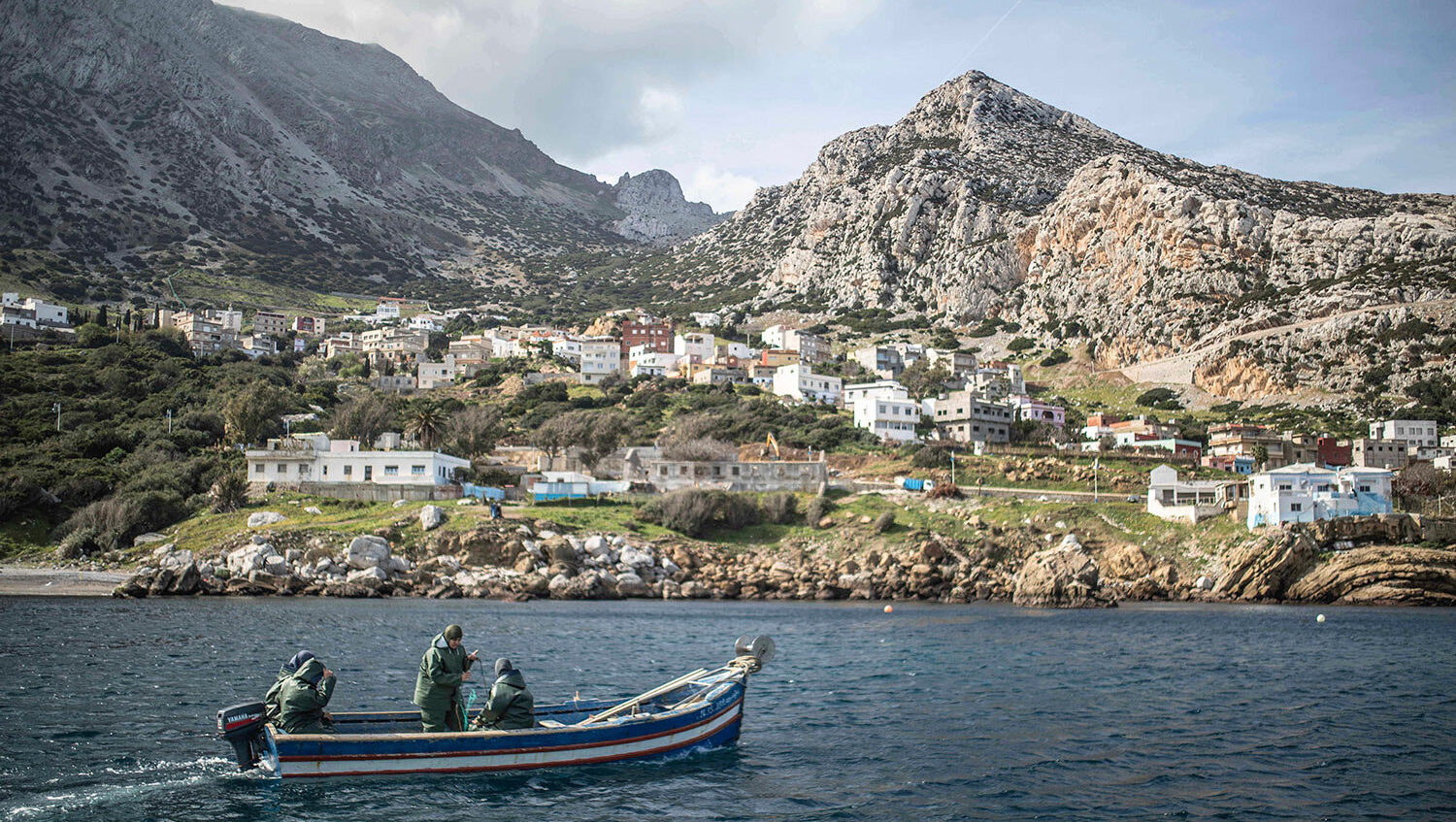 Moroccan fisherwomen at work