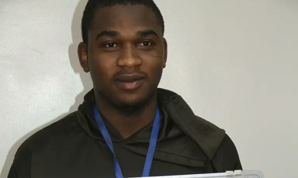 Naira Spraying Lands Makeup Artist in Jail
