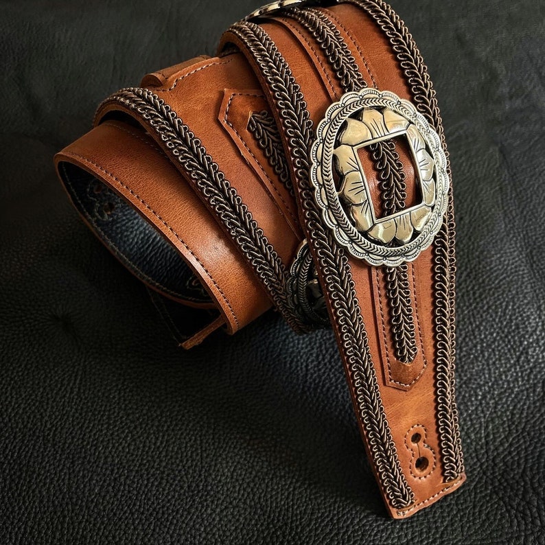 Black strap for guitar 